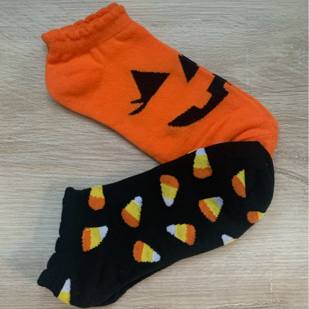 Women’s Halloween Socks- 2 Pairs Fits Shoe Size 4-10